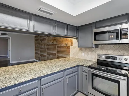 $325,000 | 2713 Meadowstone Court, Carrollton, TX 75006