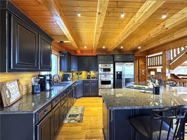 $1,350,000 | 5 Timber Valley Drive, Linn Valley, KS 66040