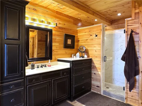 $1,350,000 | 5 Timber Valley Drive, Linn Valley, KS 66040