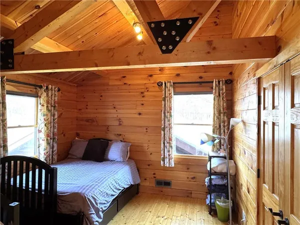 $1,350,000 | 5 Timber Valley Drive, Linn Valley, KS 66040