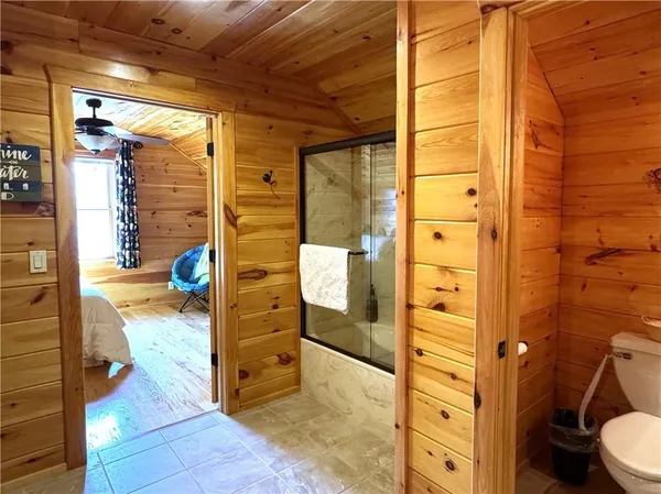 $1,350,000 | 5 Timber Valley Drive, Linn Valley, KS 66040