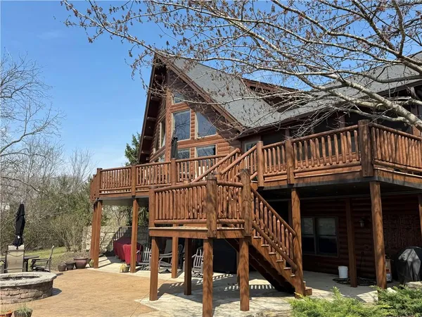 $1,350,000 | 5 Timber Valley Drive, Linn Valley, KS 66040