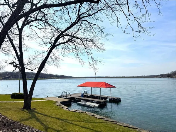 $1,350,000 | 5 Timber Valley Drive, Linn Valley, KS 66040