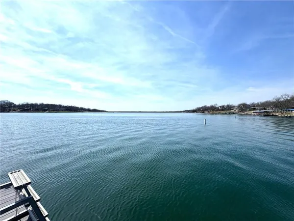 $1,350,000 | 5 Timber Valley Drive, Linn Valley, KS 66040