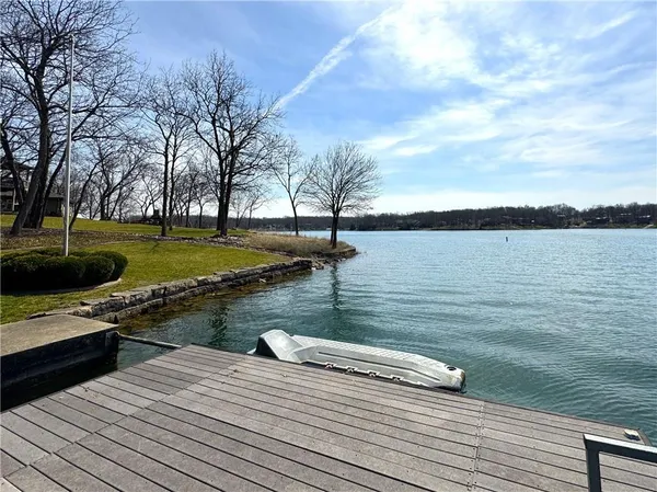 $1,350,000 | 5 Timber Valley Drive, Linn Valley, KS 66040