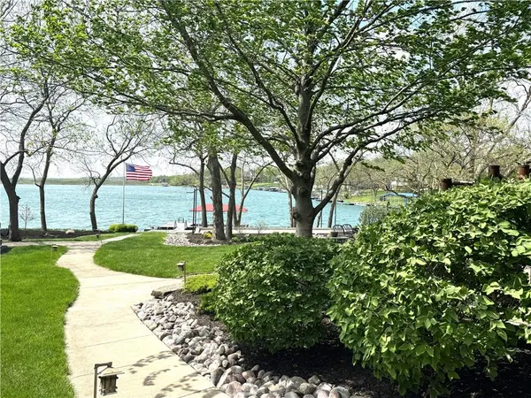 $1,350,000 | 5 Timber Valley Drive, Linn Valley, KS 66040