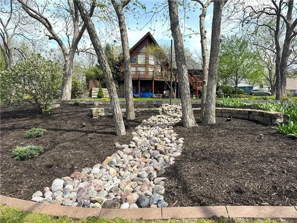 $1,350,000 | 5 Timber Valley Drive, Linn Valley, KS 66040