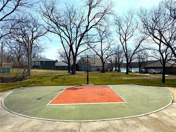 $1,350,000 | 5 Timber Valley Drive, Linn Valley, KS 66040