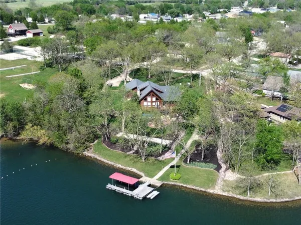 $1,350,000 | 5 Timber Valley Drive, Linn Valley, KS 66040