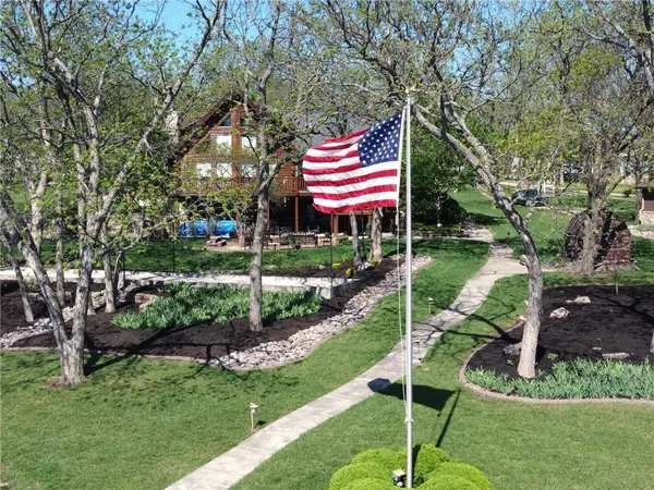 $1,350,000 | 5 Timber Valley Drive, Linn Valley, KS 66040