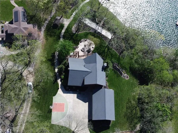 $1,350,000 | 5 Timber Valley Drive, Linn Valley, KS 66040