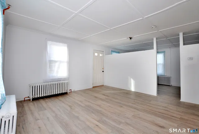 $269,999 | 118 Meadow Street, Winchester, CT 06098