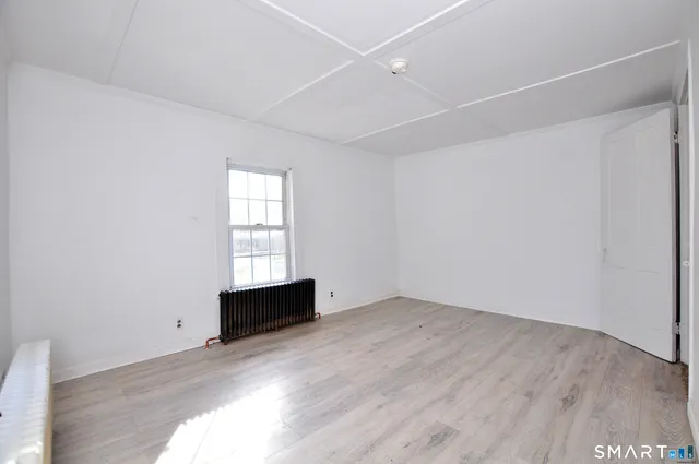 $269,999 | 118 Meadow Street, Winchester, CT 06098