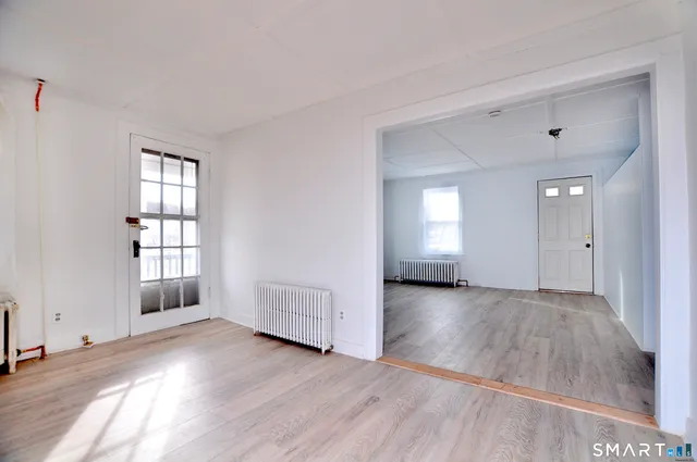 $269,999 | 118 Meadow Street, Winchester, CT 06098