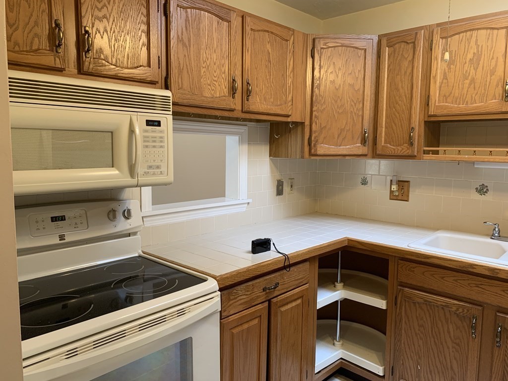 13 Nottingham Road, Unit 13 Grafton, MA 01519 - Photo 7 of 40 Gallery Image 7