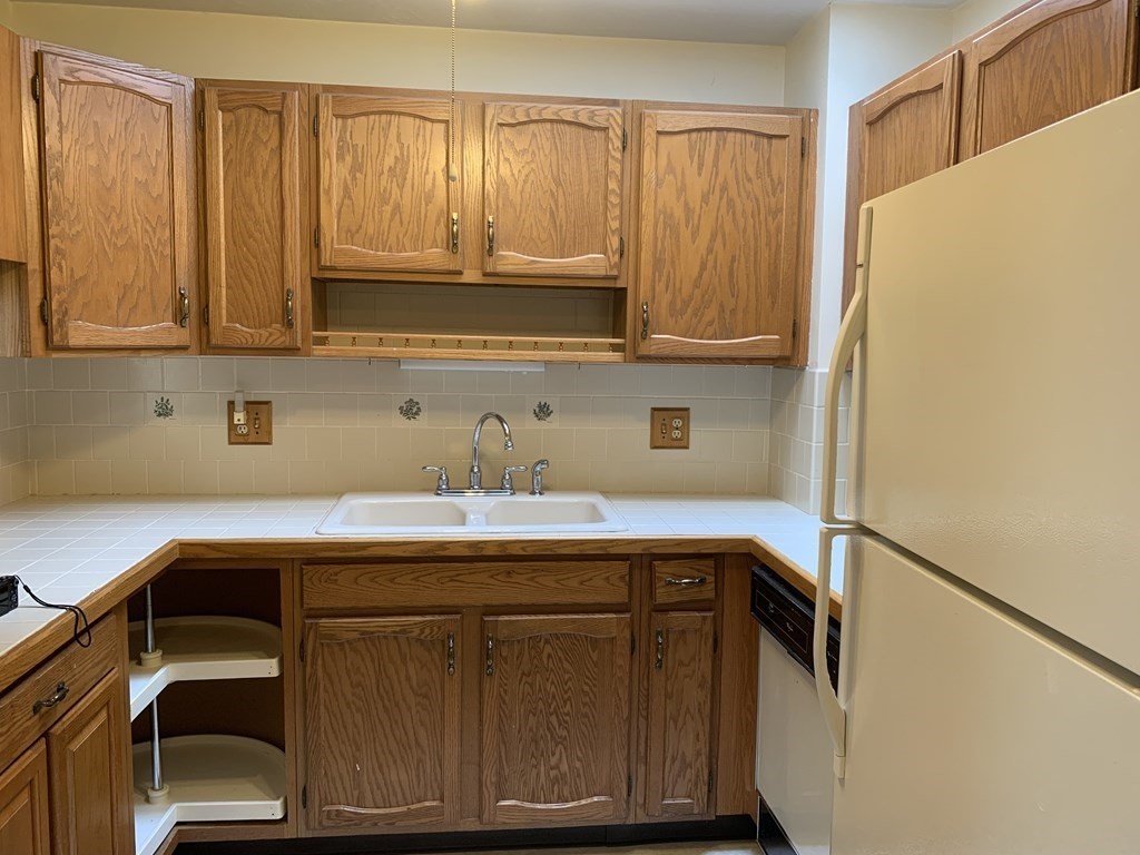 13 Nottingham Road, Unit 13 Grafton, MA 01519 - Photo 8 of 40 Gallery Image 8