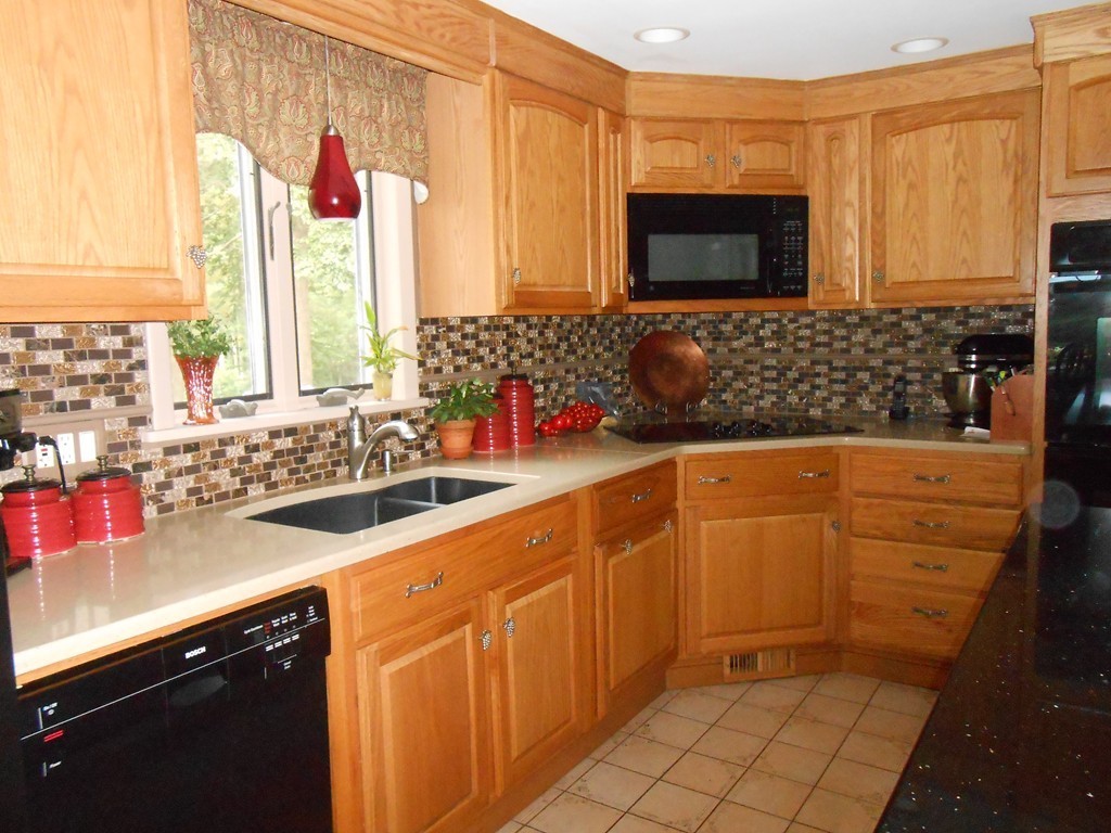 20 Loading Place Road Manchester, MA 01944 - Photo 4 of 14 Gallery Image 4