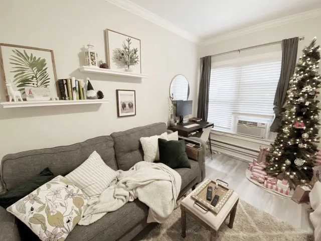 $1,775 | 726 West Roscoe Street, Unit 1N, Chicago, IL 60657