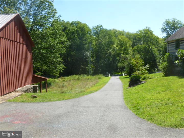 158 Lone Pine Road Barto, PA 19504 - Photo 9 of 10 Gallery Image 9