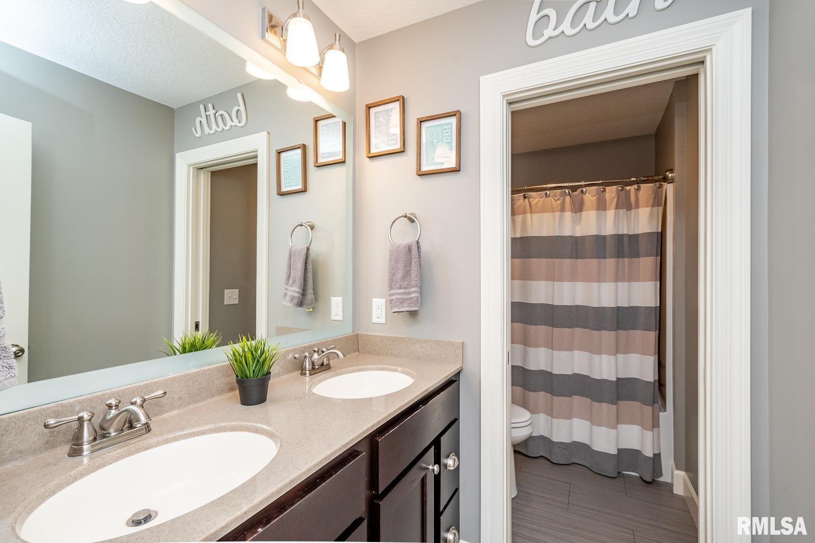 5628 Emily Road Bettendorf, IA 52722 - Photo 27 of 41 Gallery Image 27