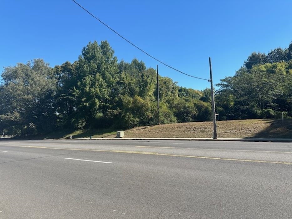 3794 Horn Lake Road Memphis, TN 38109 - Photo 4 of 15 a view of a terrace