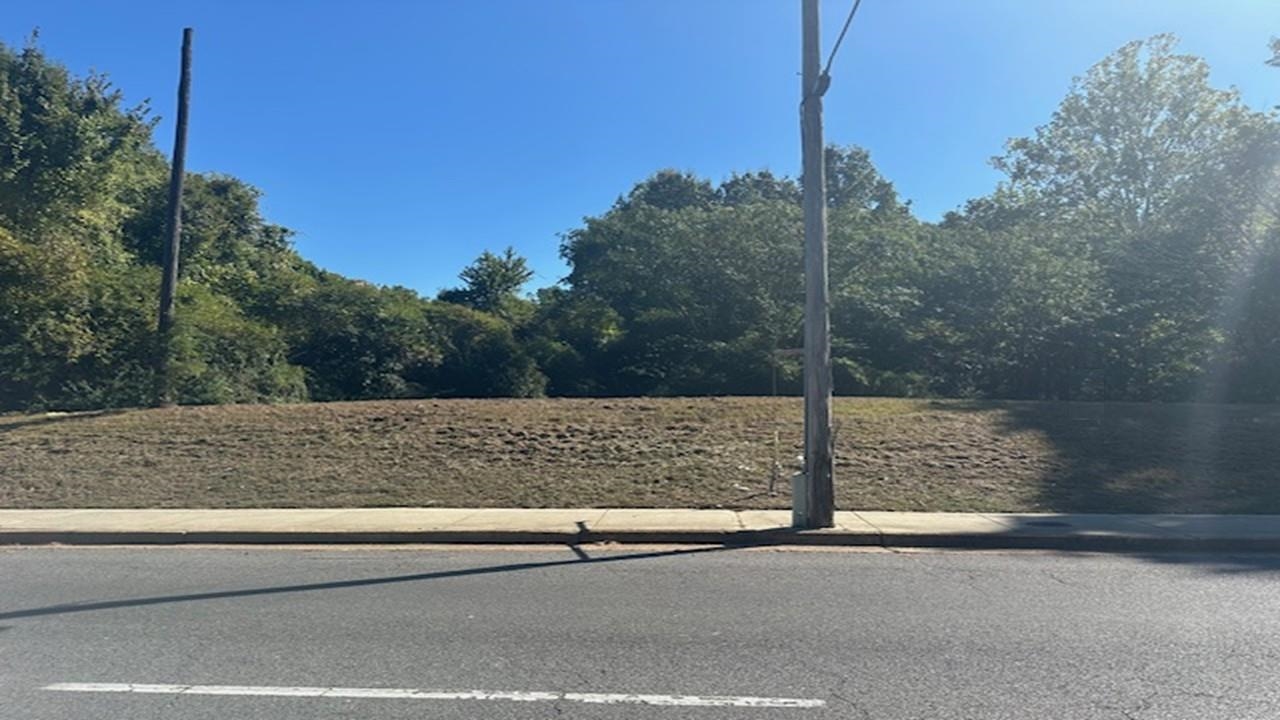 3794 Horn Lake Road Memphis, TN 38109 - Photo 7 of 15 a view of a yard