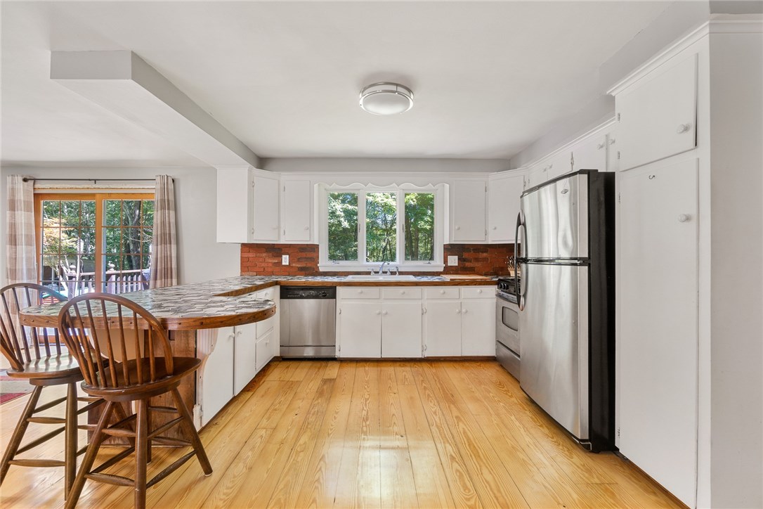 115 Peep Toad Road Scituate, RI 02857 - Photo 6 of 35