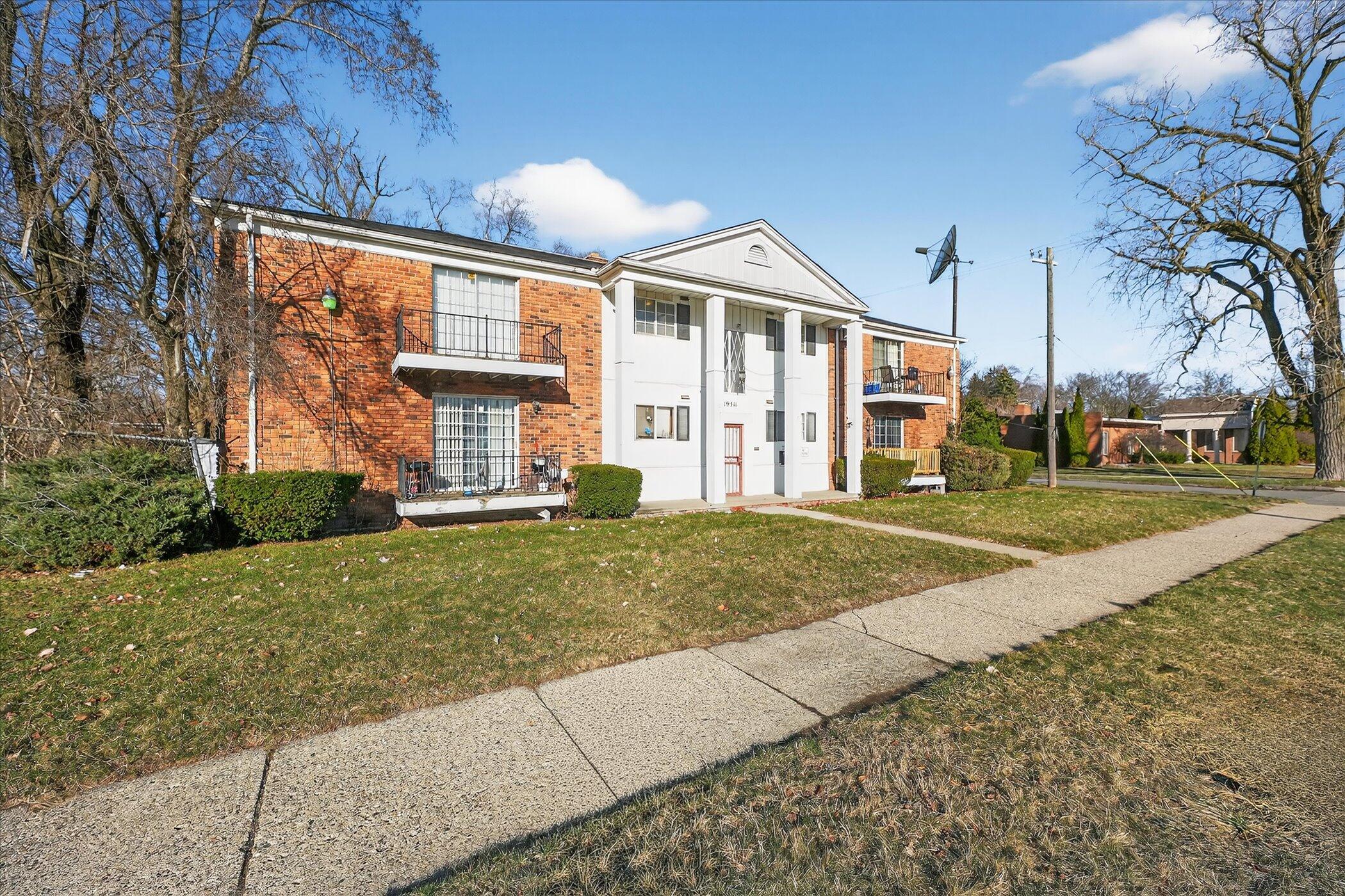 19511 Greenfield Road Detroit, MI 48235 - Photo 4 of 38 04-19511-Greenfield-Rd-Detroit-MI-48235-