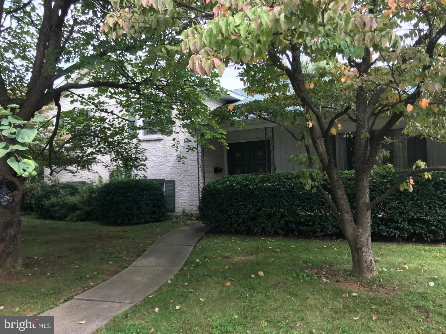 2515 Sherwood Road Reading, PA 19610 - Photo 2 of 15