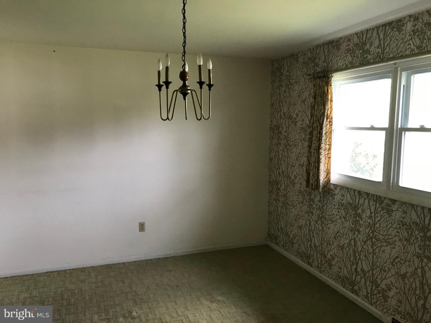 2515 Sherwood Road Reading, PA 19610 - Photo 5 of 15