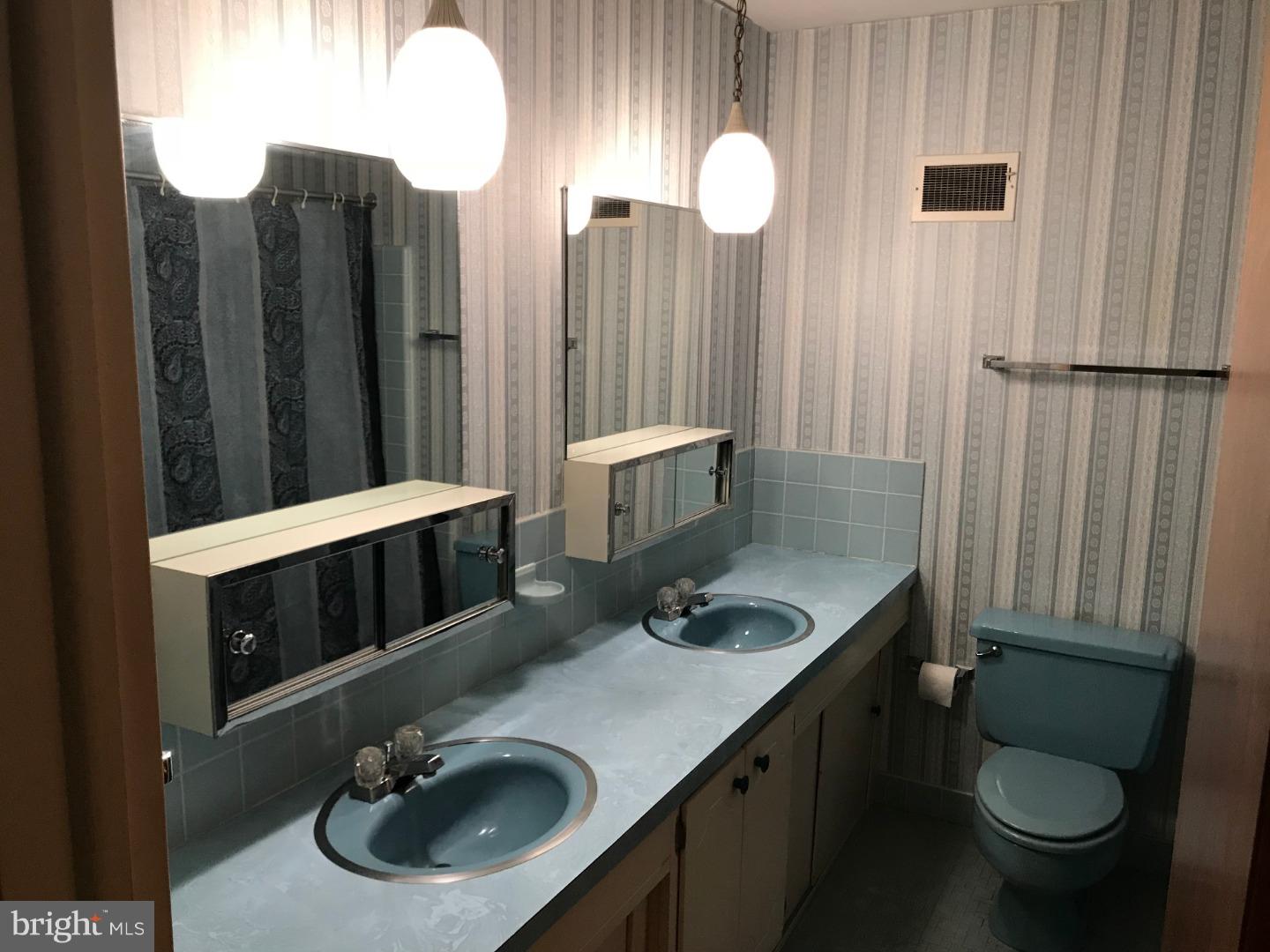 2515 Sherwood Road Reading, PA 19610 - Photo 10 of 15