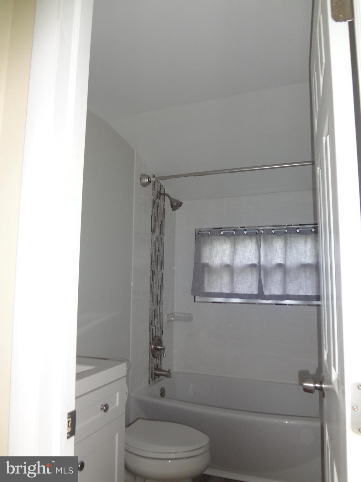 126 Kenmark Road Newark, DE 19713 - Photo 27 of 67 Upstairs Full Bath