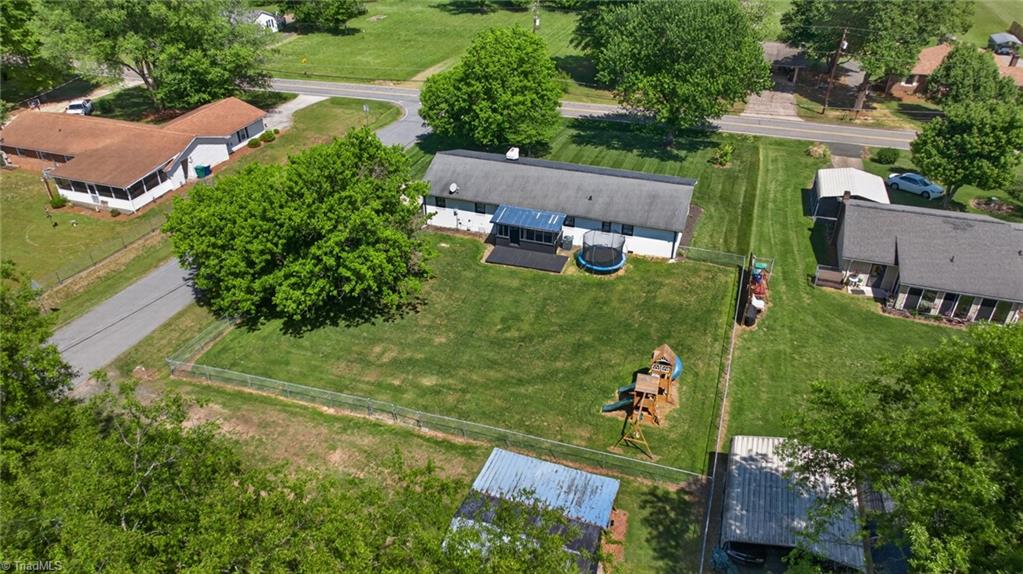 166 Roberts Road Eden, NC 27288 - Photo 5 of 39