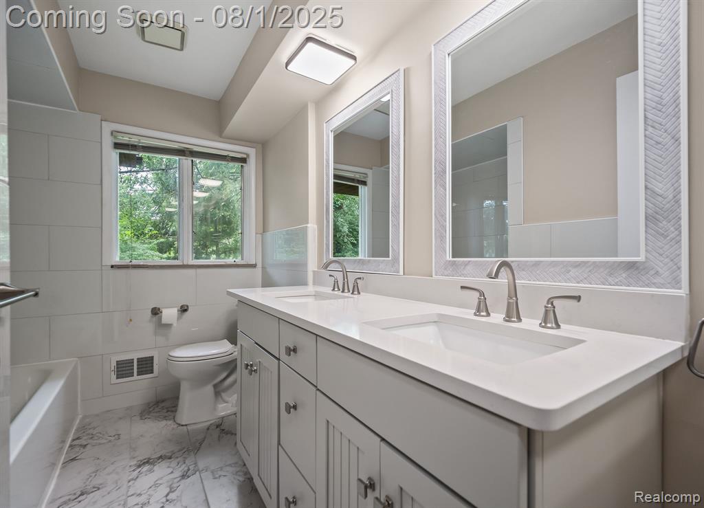 4866 Walnut Lake Road Bloomfield Hills, MI 48301 - Photo 22 of 33