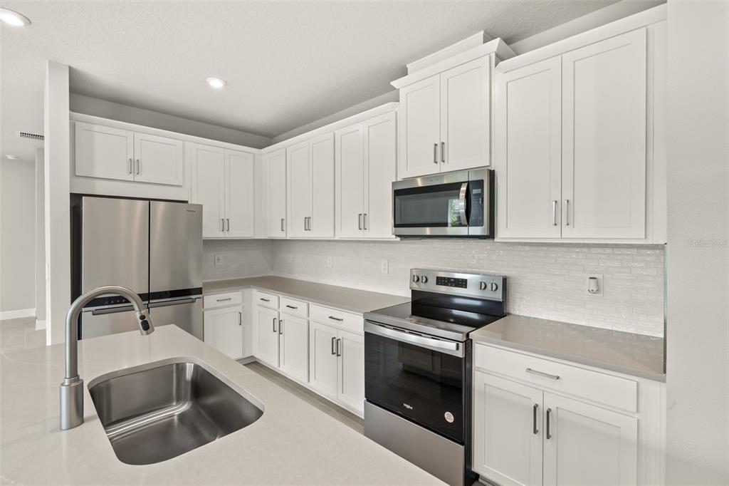 11857 Boundless Terrace Venice, FL 34293 - Photo 17 of 38