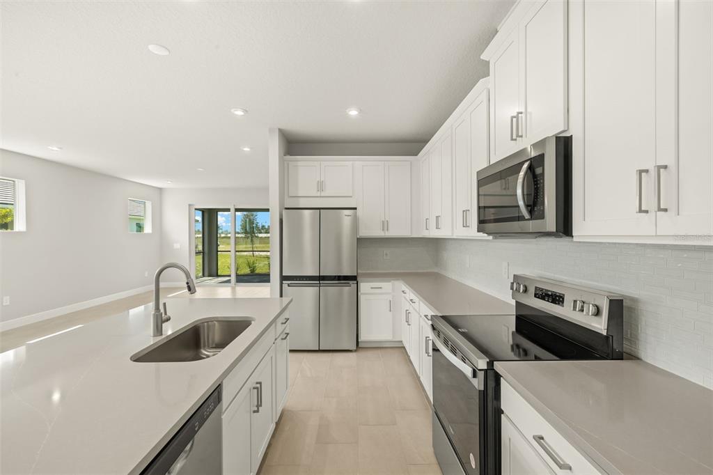 11857 Boundless Terrace Venice, FL 34293 - Photo 7 of 38