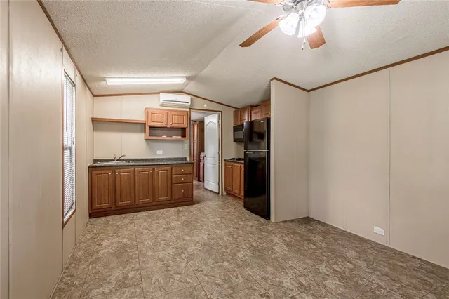 $850 | 25 Starlight Drive, Huntsville, TX 77320