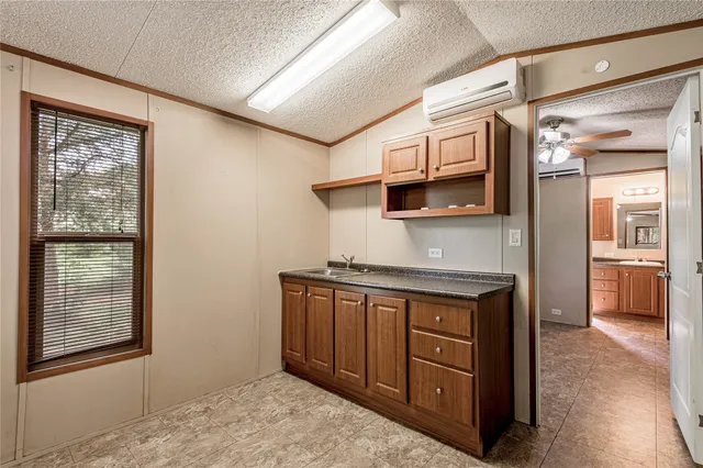 $850 | 25 Starlight Drive, Huntsville, TX 77320