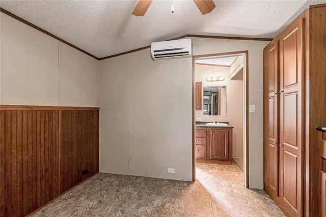 $850 | 25 Starlight Drive, Huntsville, TX 77320