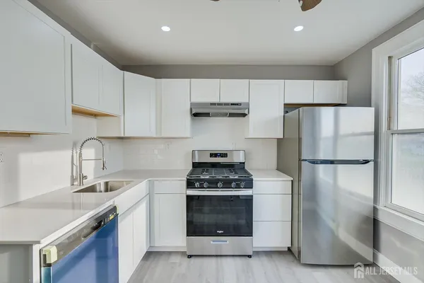 $3,300 | 36 2nd Avenue, Unit B, Port Reading, NJ 07064