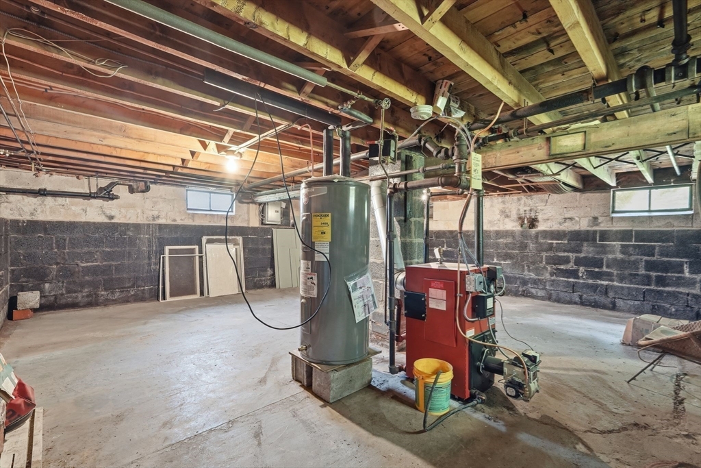 289 Southampton Road Holyoke, MA 01040 - Photo 30 of 32 Gallery Image 30