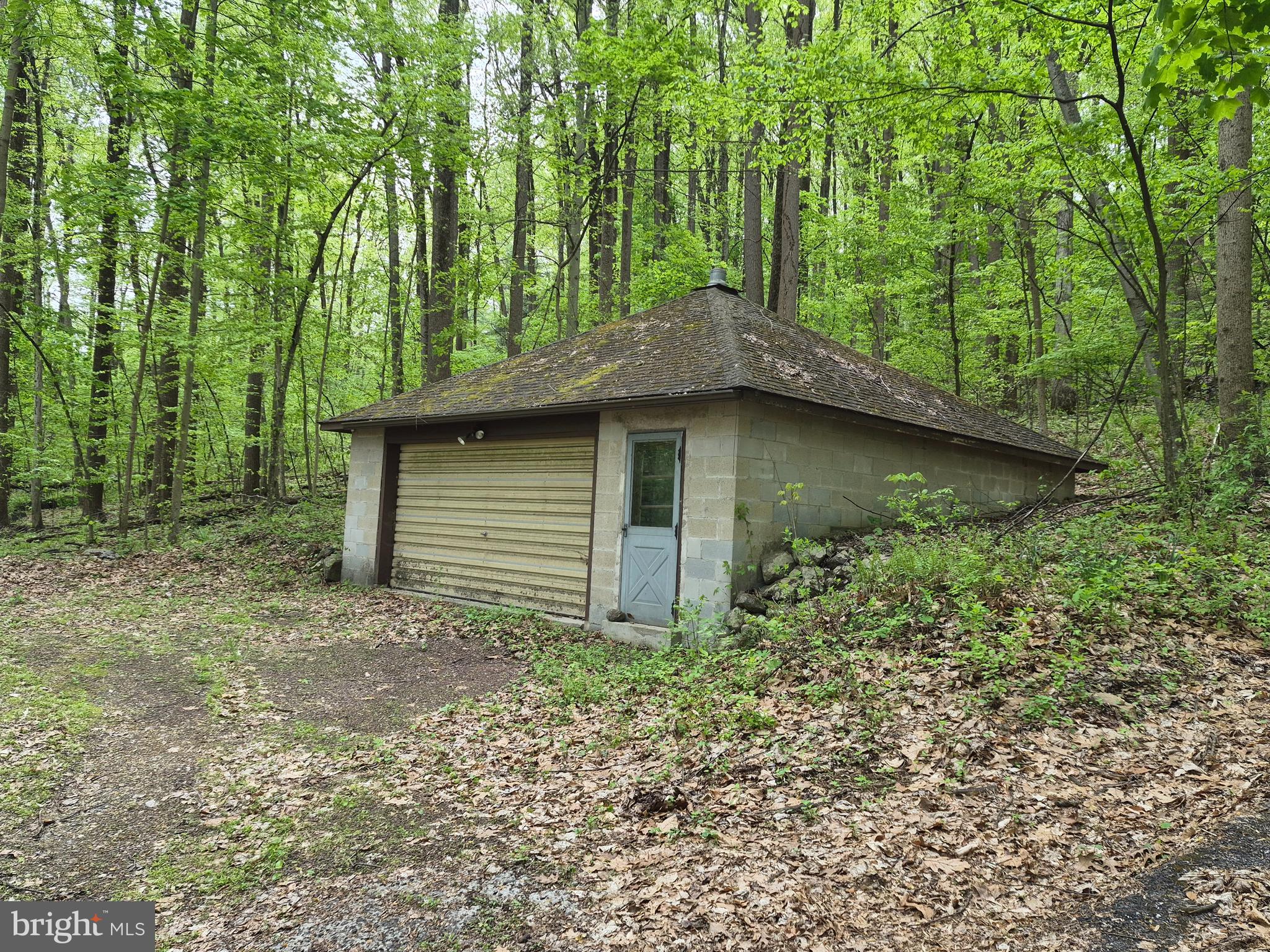 1941 Sawmill Road Spring City, PA 19475 - Photo 19 of 21 Detached Garage