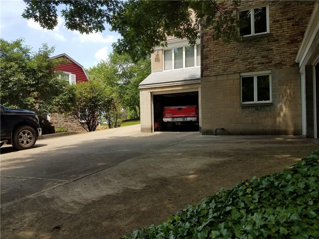 4911 Baptist Road Pittsburgh, PA 15227 - Photo 5 of 17 Gallery Image 5