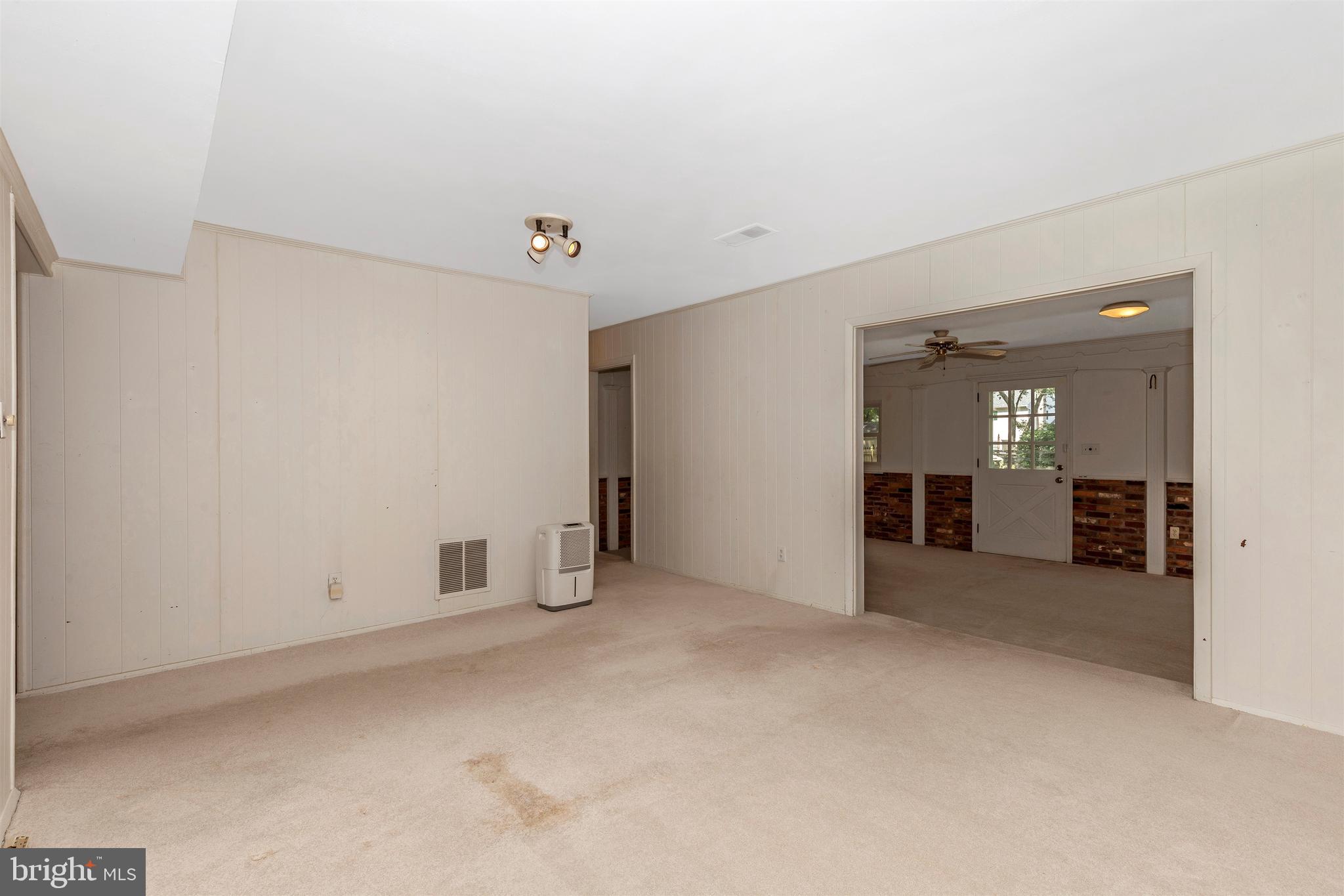 17301 Brown Road Poolesville, MD 20837 - Photo 25 of 35