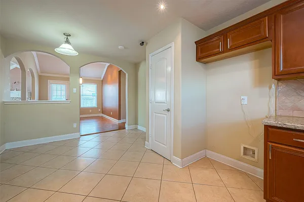 $2,000 | 11015 WARATH Oak Court, Houston, TX 77065