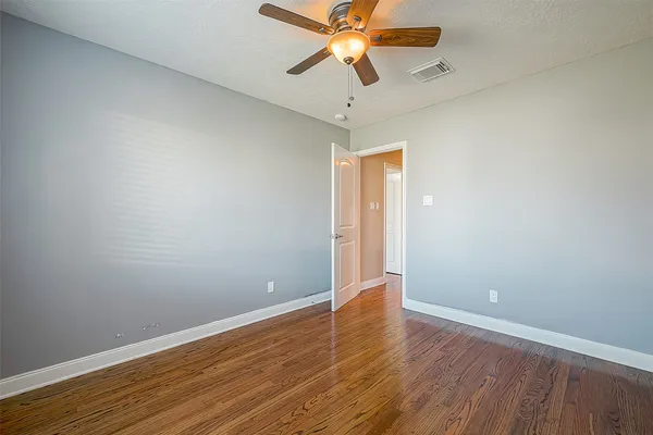 $2,000 | 11015 WARATH Oak Court, Houston, TX 77065