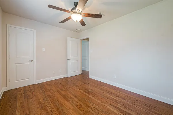 $2,000 | 11015 WARATH Oak Court, Houston, TX 77065