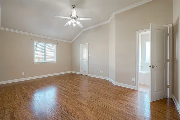 $2,000 | 11015 WARATH Oak Court, Houston, TX 77065