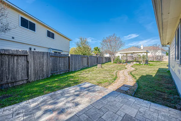 $2,000 | 11015 WARATH Oak Court, Houston, TX 77065