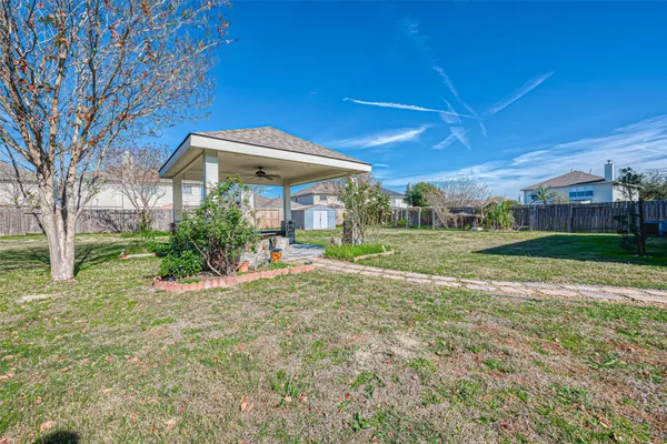 $2,000 | 11015 WARATH Oak Court, Houston, TX 77065